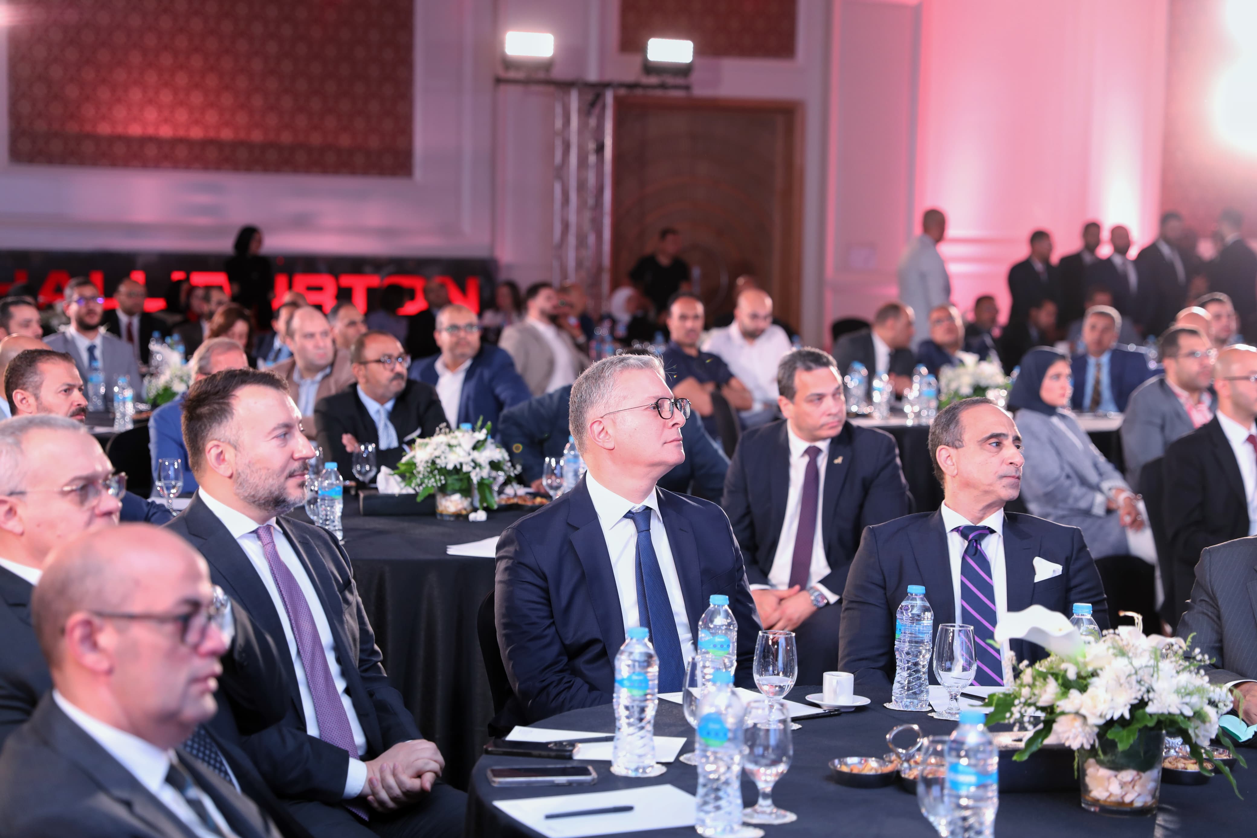 هاليبرتون العالمية تحتفل بإدخال تقنية التكسير الهيدروليكي في مصر